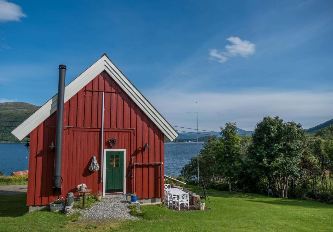 Kraemarvika Lodge Tromso Exterior photo